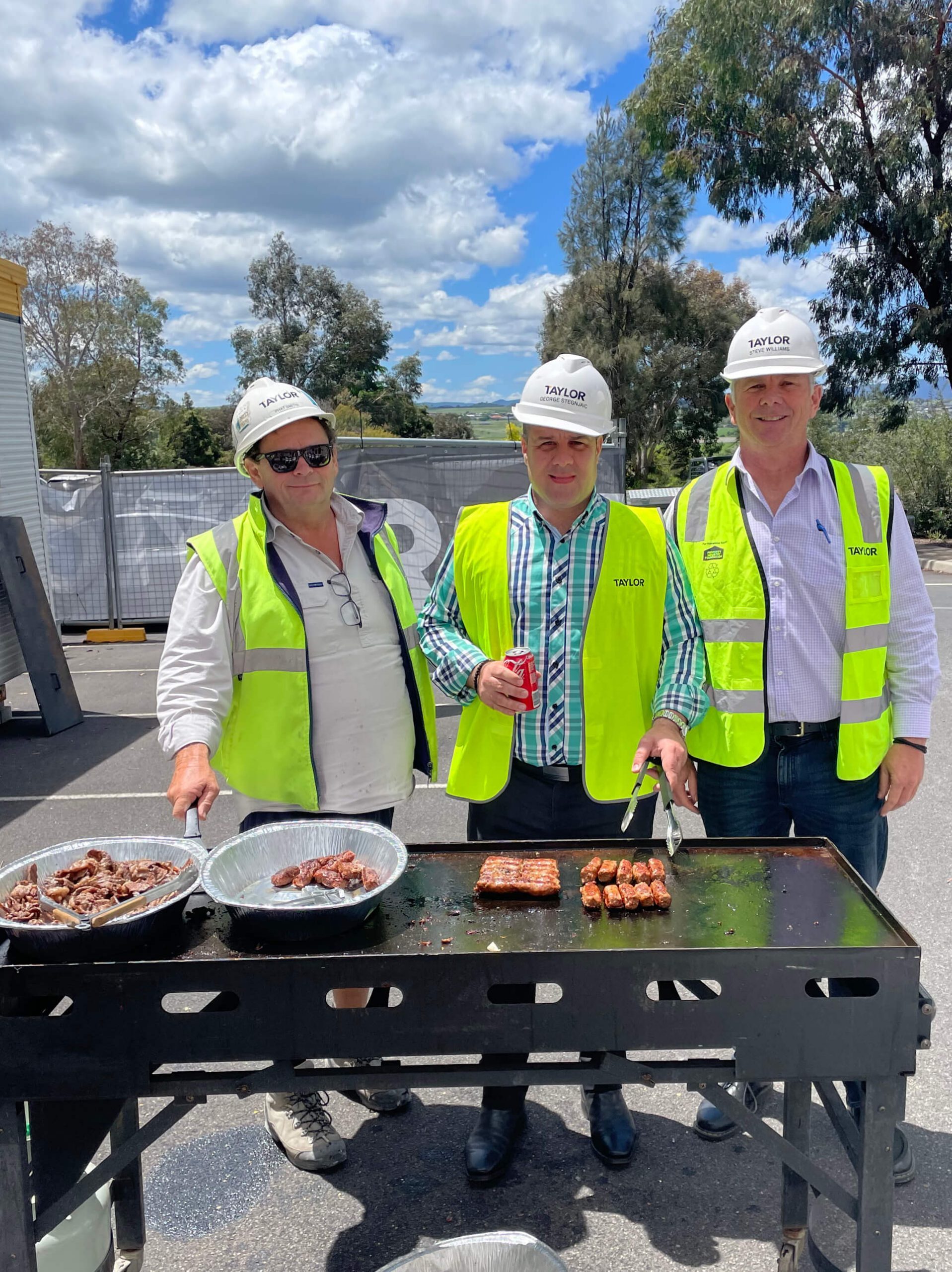 015 bathurst mri team at taylor hard hat day 2022 1