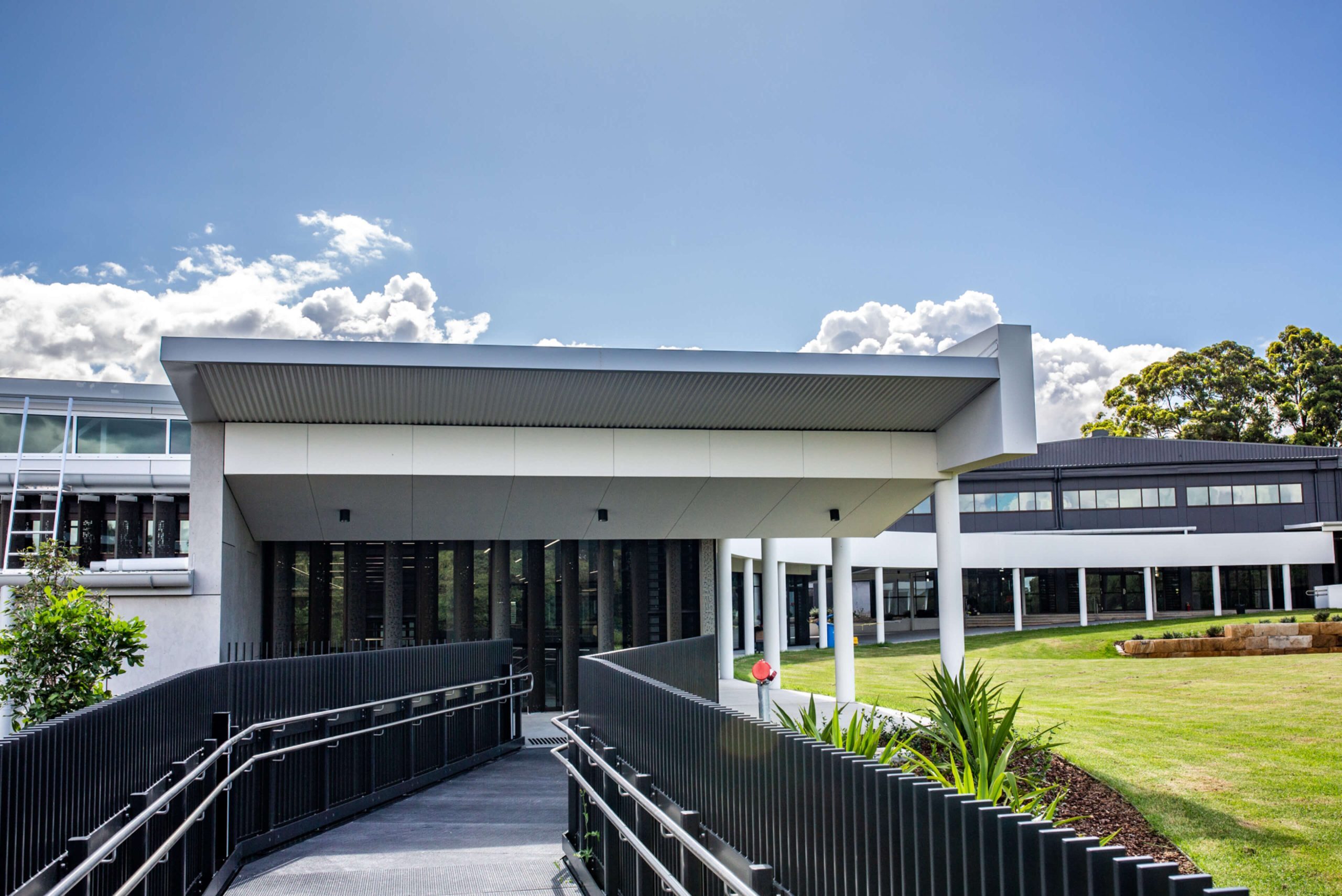 2 tara aquatic centre and sports precinct taylor construction education front entrance